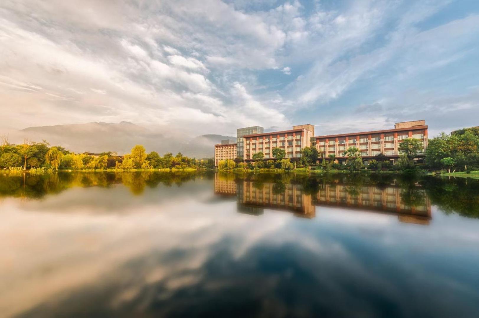 Le Meridien Emei Mountain Resort Emeishan Dış mekan fotoğraf